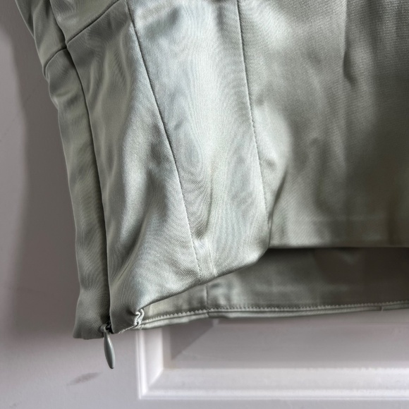 aritzia wilfred shine bustier - silver sage green (2xs) - Picture 4 of 4